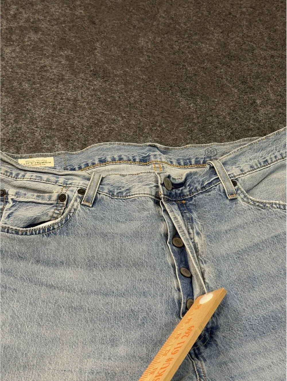 Levi’s Premium 501 Original Jeans Men’s 36x32 Light Wash Button Fly Straight